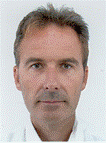 Une image contenant Visage humain, personne, Front, sourcil
Description générée automatiquement